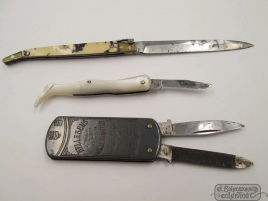 Three knives. Mother of pearl, marble resin and metal. 1950's