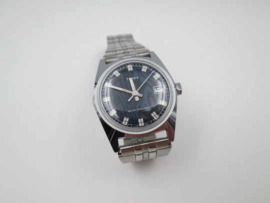 Timex. Chromed metal & steel. Manual wind. Bracelet. Blue dial. 1970's. USA