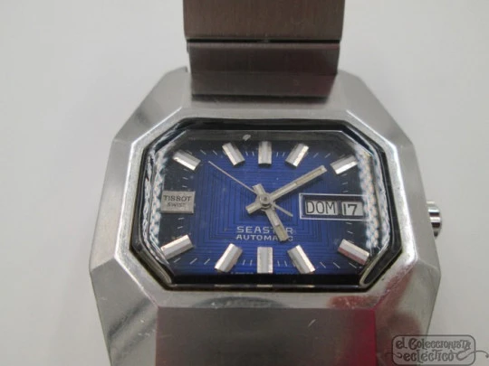 Tissot Seastar. Steel. Automatic. 1970's. Date & day. Blue / black dial