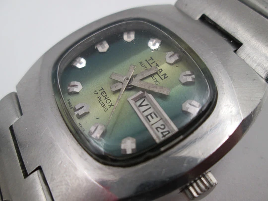 Titan Tenox. Acero inoxidable. Automático. Brazalete. Dial bicolor verde. Calendario. 1970