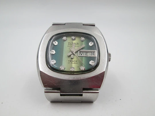 Titan Tenox. Stainless steel. Automatic. Bracelet. Green bitone dial. Calendar. 1970's