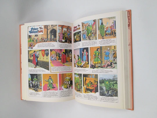 Tomo 8 Príncipe Valiente. Ediciones B. Tapas duras. Ilustraciones a color. 1992