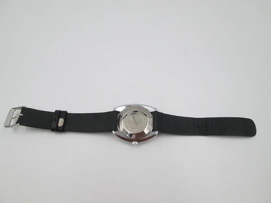 Tormas. Steel & chromed metal. Elliptical case. Automatic. Calendar. Bitone dial. 1970's