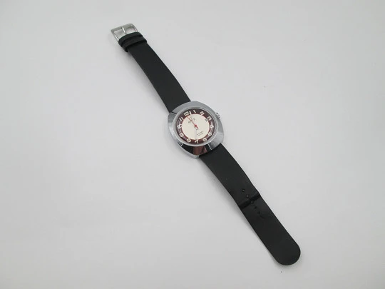 Tormas. Steel & chromed metal. Elliptical case. Automatic. Calendar. Bitone dial. 1970's