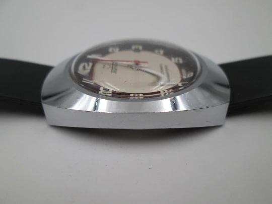 Tormas. Steel & chromed metal. Elliptical case. Automatic. Calendar. Bitone dial. 1970's
