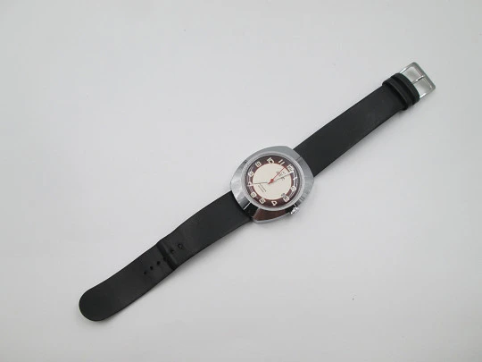 Tormas. Steel & chromed metal. Elliptical case. Automatic. Calendar. Bitone dial. 1970's