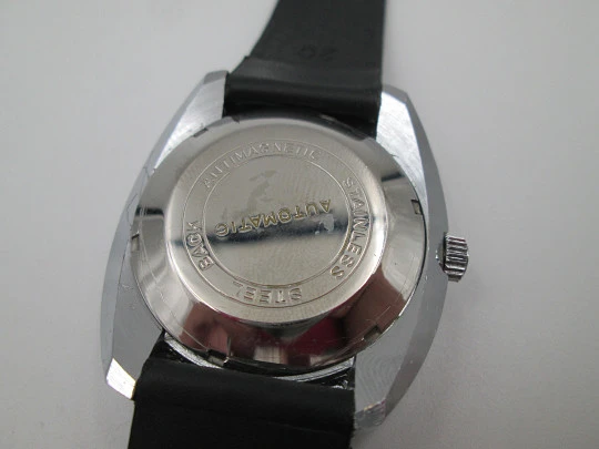 Tormas. Steel & chromed metal. Elliptical case. Automatic. Calendar. Bitone dial. 1970's
