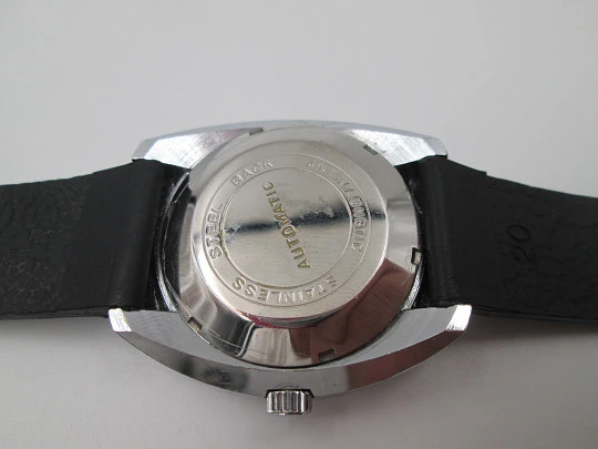 Tormas. Steel & chromed metal. Elliptical case. Automatic. Calendar. Bitone dial. 1970's