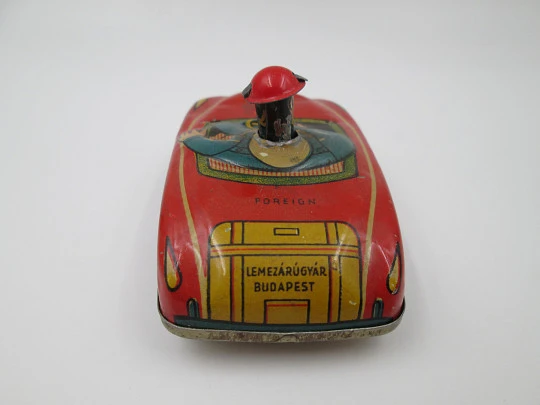 Törpeautó clockwork car. Colours lithographed tinplate. Lemezarugyar Toys. Hungary. 1980's Törpeautó clockwork car. Colours lithographed tinplate. Lemezarugyar Toys. Hungary. 1980's