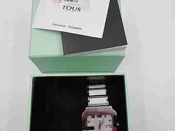 Tous Oto Round. Acero y caucho blanco. Cuadrado. Cuarzo. Caja