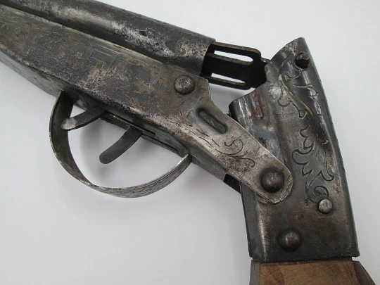 Toy sheriff compressed air shotgun. Joaquin Saludes (JEFE). Wood and iron
