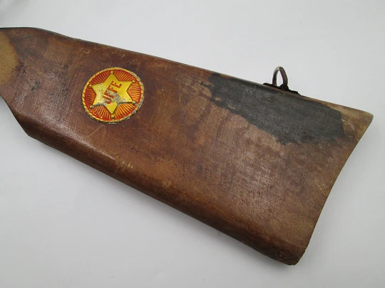 Toy sheriff compressed air shotgun. Joaquin Saludes (JEFE). Wood and iron