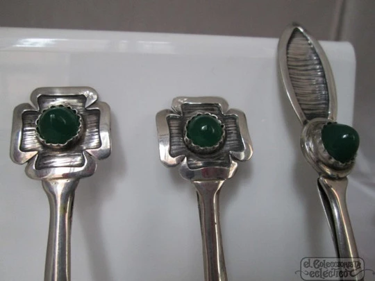 Tres tarjeteros / marca puestos. Plata de ley y crisopas verdes. 1970