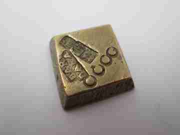 Trío de pesas para monedas. Onza y 1/2 onza. Bronce. Punzones españoles. 1º XX