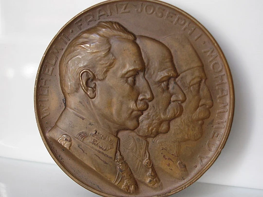 Triple Alliance bronze medal. 1914-15. High relief. German Empire