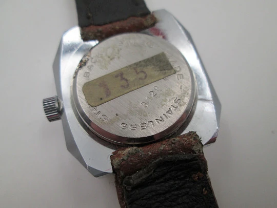 Tucah women's wristwatch. Chromed metal and steel. Manual wind. 1970's. Swiss