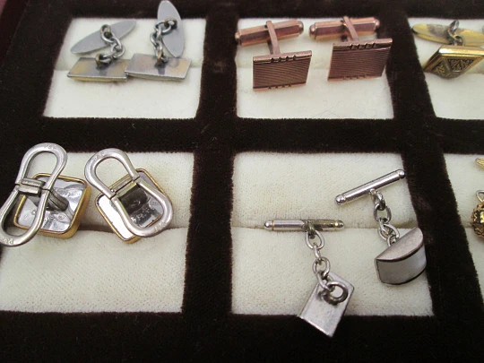 Twelve men's cufflinks collection. Golden and silver plated metal. 1950-70's