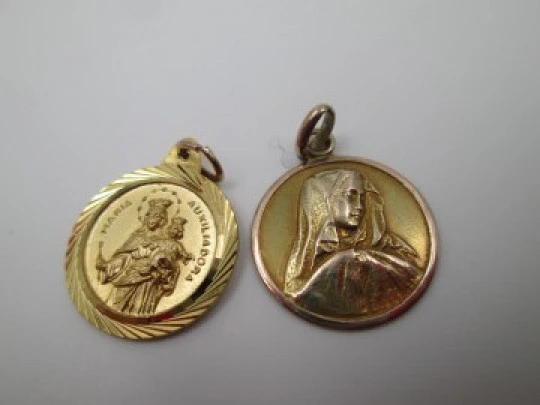 Two medals. Gold plated metal. Virgin Mary. Relief. Spain