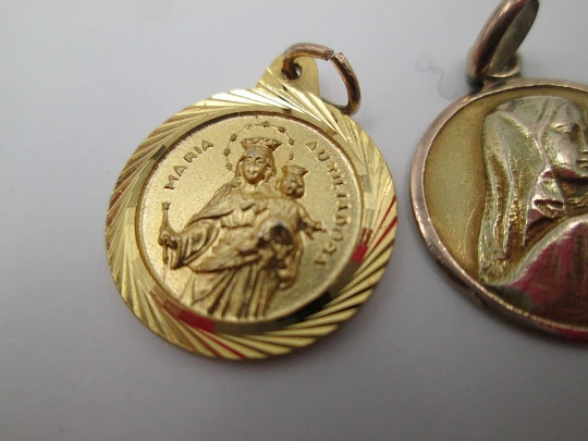 Two medals. Gold plated metal. Virgin Mary. Relief. Spain