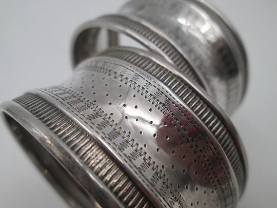 Two napkin rings. 950 sterling silver. Massat Freress. 1890's. France (Paris)