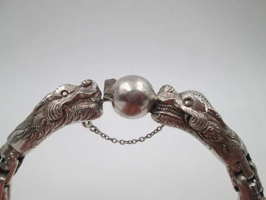 Unisex bracelet. 925 sterling silver. Dragon heads and interlocking links. 1980's
