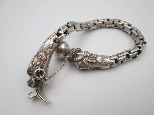 Unisex bracelet. 925 sterling silver. Dragon heads and interlocking links. 1980's