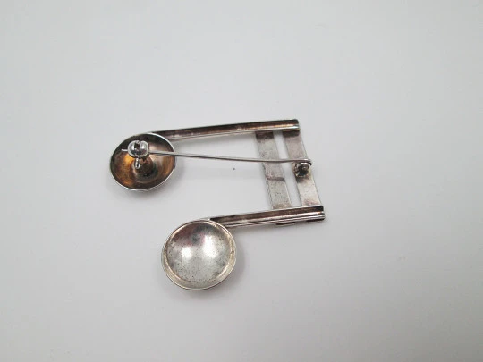 Unisex brooch. 925 sterling silver. Musical note. Safety pin back. Europe. 1970's