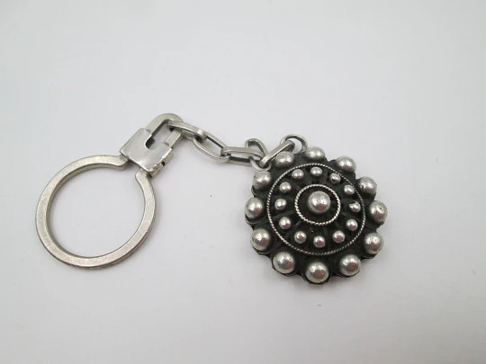 Unisex keychain. Charro button motif. Sterling silver. Chain and ring clasp. 1980's. Spain