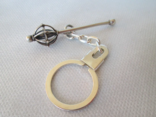 Unisex keychain. Sterling silver. Openwork mace. 1980's. Chain & hitch.