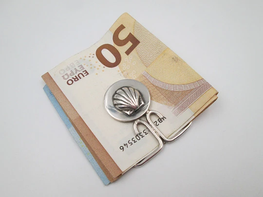 Unisex money clip. Sterling silver. Apostle James scallop shell. Spain. 1980's