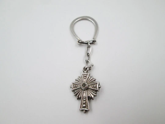 Unisex sterling silver keychain. Cross with radiance. Chain and hitch. 1970's. Spain