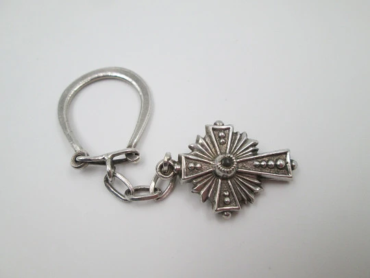 Unisex sterling silver keychain. Cross with radiance. Chain and hitch. 1970's. Spain