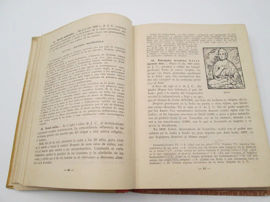 Universal History. Luis Vives. 1950, Zaragoza. Hard covers. Illustrated Universal History. Luis Vives. 1950, Zaragoza. Hard covers. Illustrated