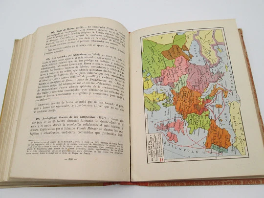 Universal History. Luis Vives. 1950, Zaragoza. Hard covers. Illustrated Universal History. Luis Vives. 1950, Zaragoza. Hard covers. Illustrated