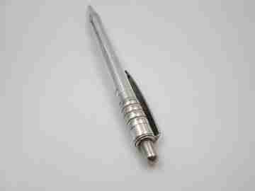 Unoargento ballpoint pen. Sterling silver. Vertical lines pattern. Push-down. 1980's