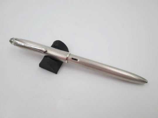 Usus Duo ballpoint pen. 900 sterling silver. Rhomboidal guilloche. 1970's. Germany