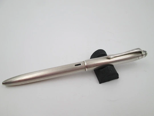 Usus Duo ballpoint pen. 900 sterling silver. Rhomboidal guilloche. 1970's. Germany