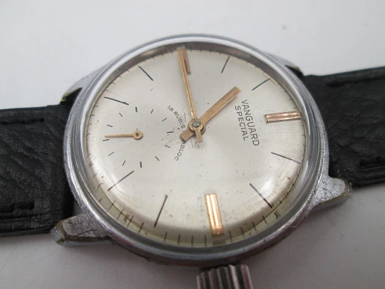 Vanguard Special. Metal cromado y acero. Cuerda manual. Pequeño segundero. 1960