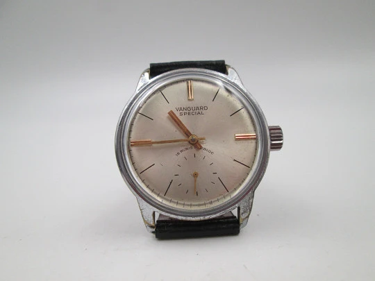 Vanguard Special. Metal cromado y acero. Cuerda manual. Pequeño segundero. 1960
