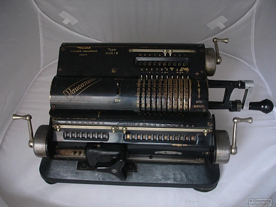 Vaucanson AVA 13. Mechanical calculator. 1930s. Cast iron. France