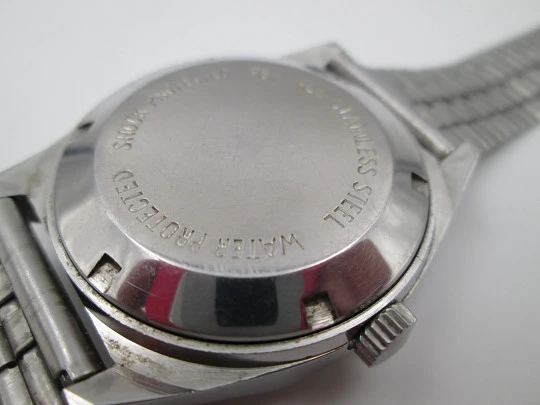 Vaurie. Stainless steel. Automatic. Date and day. Bracelet. 1970's. Swiss made