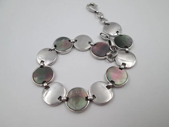 Viceroy women's bracelet. Sterling silver & mother of pearl details. Carabiner clasp