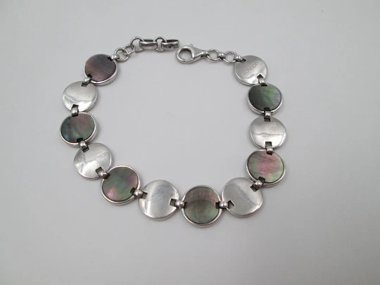 Viceroy women's bracelet. Sterling silver & mother of pearl details. Carabiner clasp