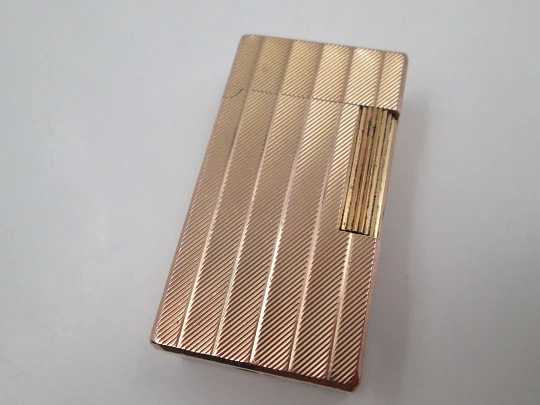 Vinci Flaminaire París gas lighter. 20 microns pink gold plated. Original box. 1970's