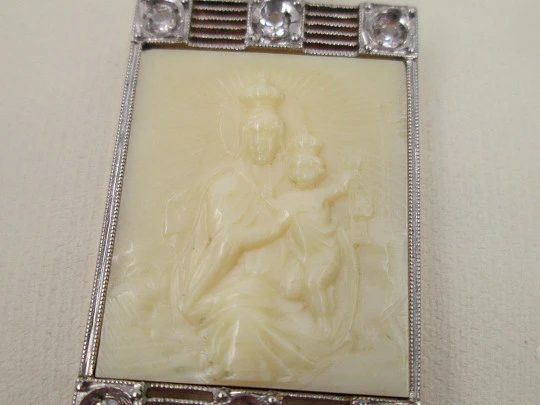 Virgen del Carmen. Marfil y oro 18K. Vista platino. Zafiros blancos