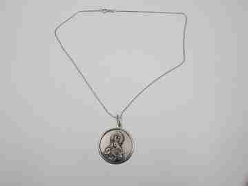 Virgin of Hope Macarena medal with chain. 925 sterling silver. Spain. 1970's