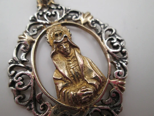 Virgin praying openwork medal. Sterling silver & vermeil. Vegetable edge. Ring. 1970's