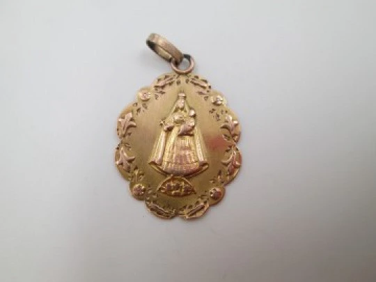 Virgin with Child medal. 14 karat yellow gold. Cross & mantle. 1940's. Ring