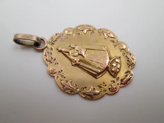 Virgin with Child medal. 14 karat yellow gold. Cross & mantle. 1940's. Ring