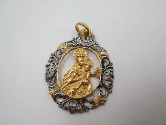 Virgin with Child openwork medal. 925 sterling silver & vermeil. 1970's